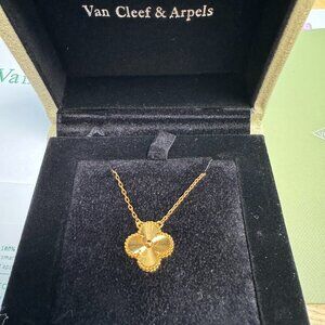 Van Cleef & Arpels 18k gold necklace